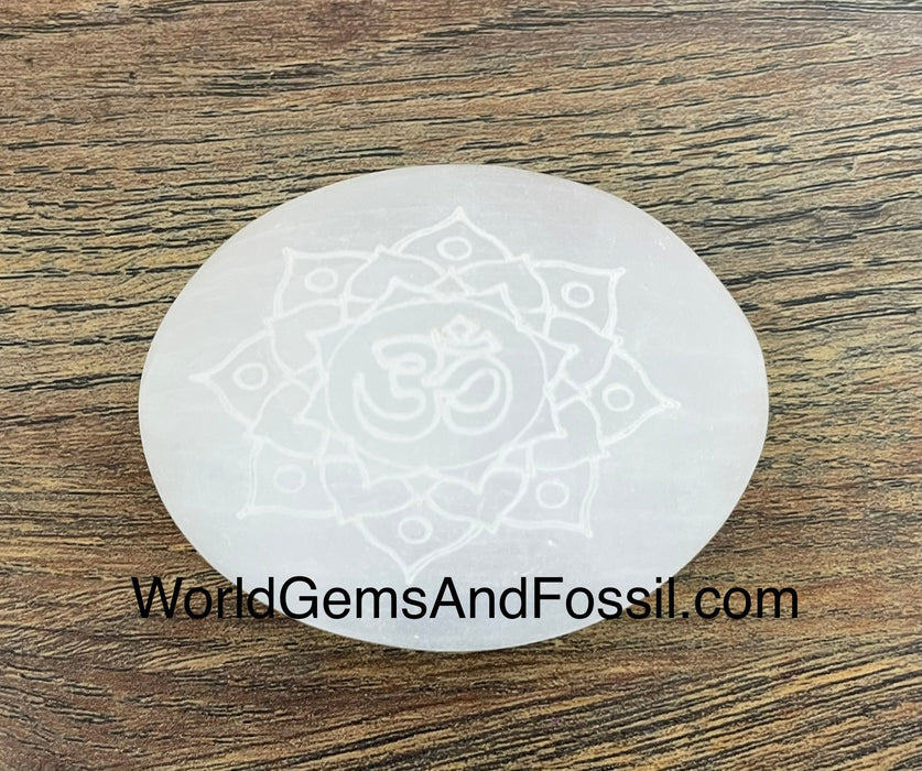 Om Lotus Flower Selenite Palm Stone Box/100Pcs