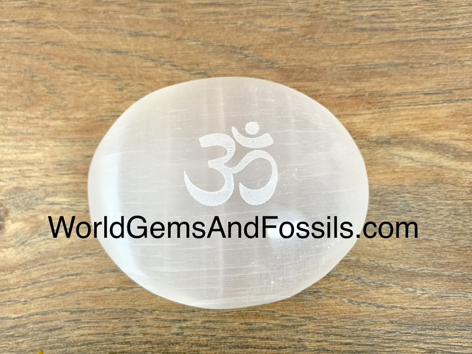 Om Selenite Palm Stone Box/100Pcs